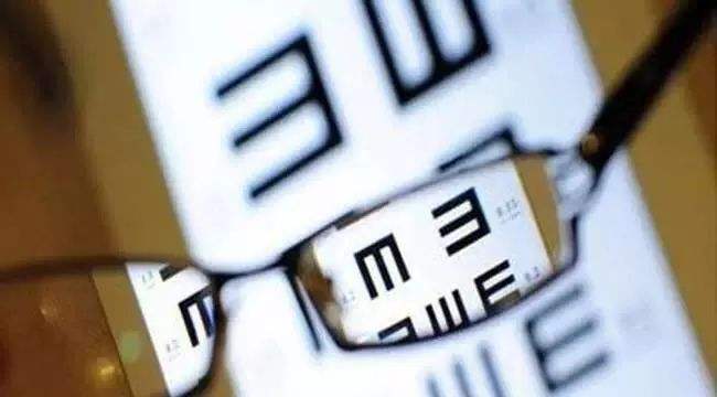 隐形验光时需要注意哪些,长期戴隐形眼镜怎么验光