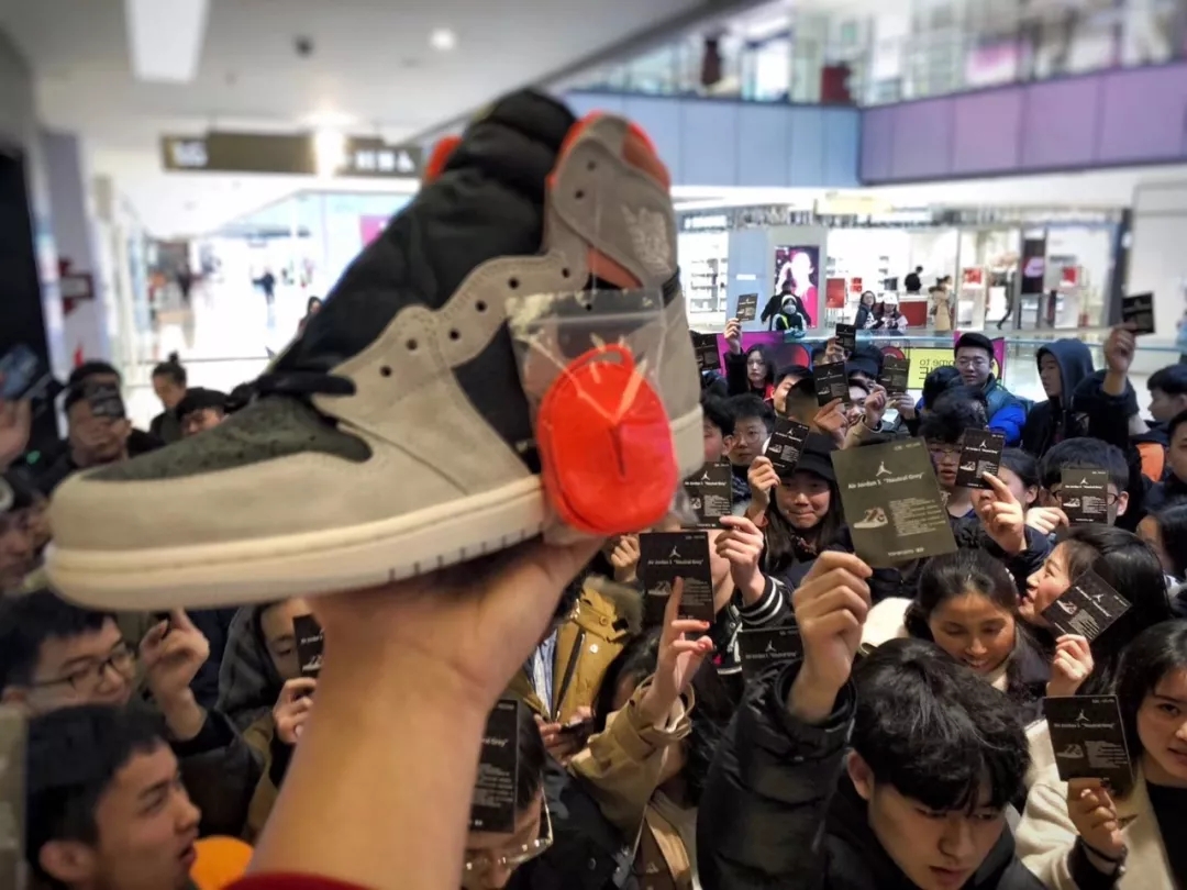 做球鞋一年也就赚了一百万,球鞋搬砖能赚6000