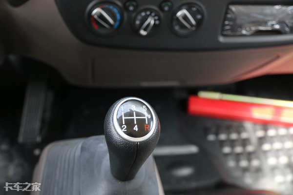 舒适性高的轻卡,福田欧马可s1轻卡3.3米栏板轻卡