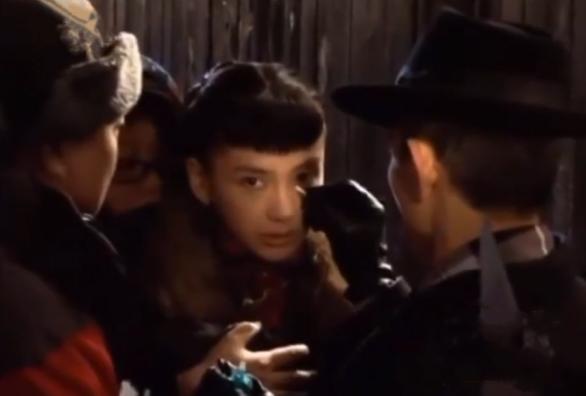 95后小花片场耍大牌,95后小花演戏五官乱飞