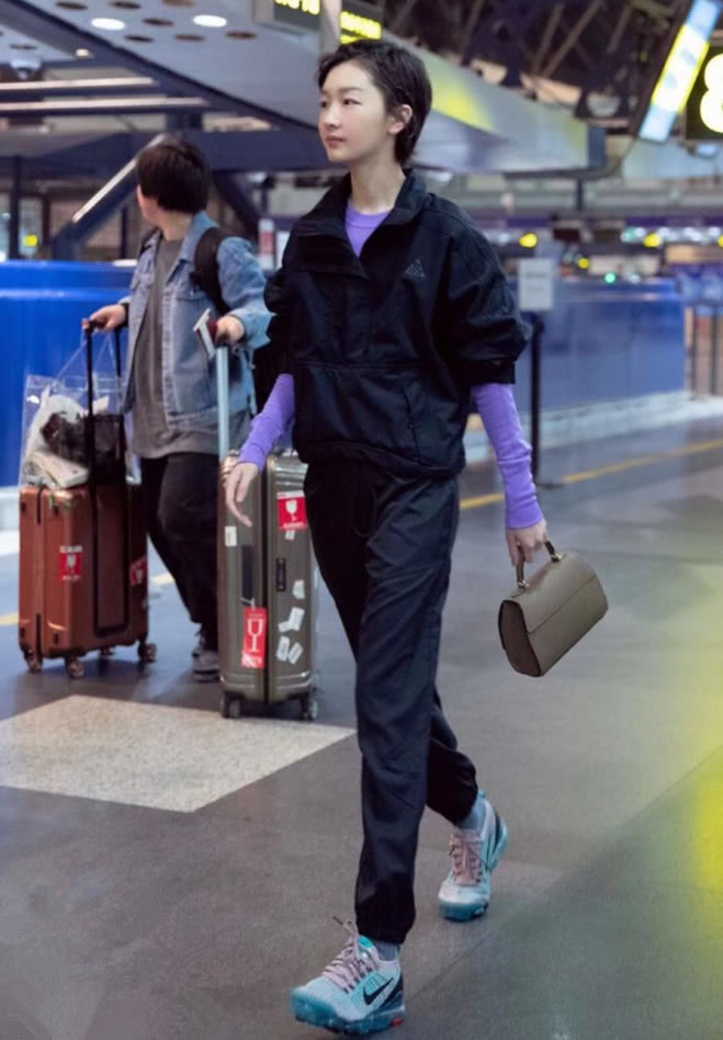 最近有一种穿搭火了,突然变热的穿衣搭配