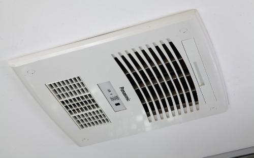 在卫生间吃饭？是我太没见识！日本的卫生间竟人性化到这种程度