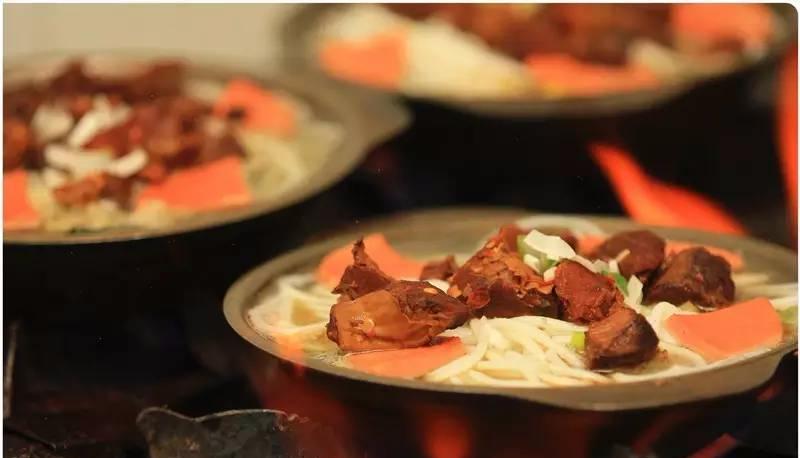 吃在“远航大酒楼”，绵阳学生的最高伙食标准