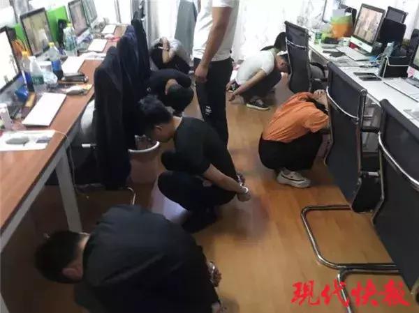 江苏小伙炒股赚1亿,一位小伙玩游戏挣了8万