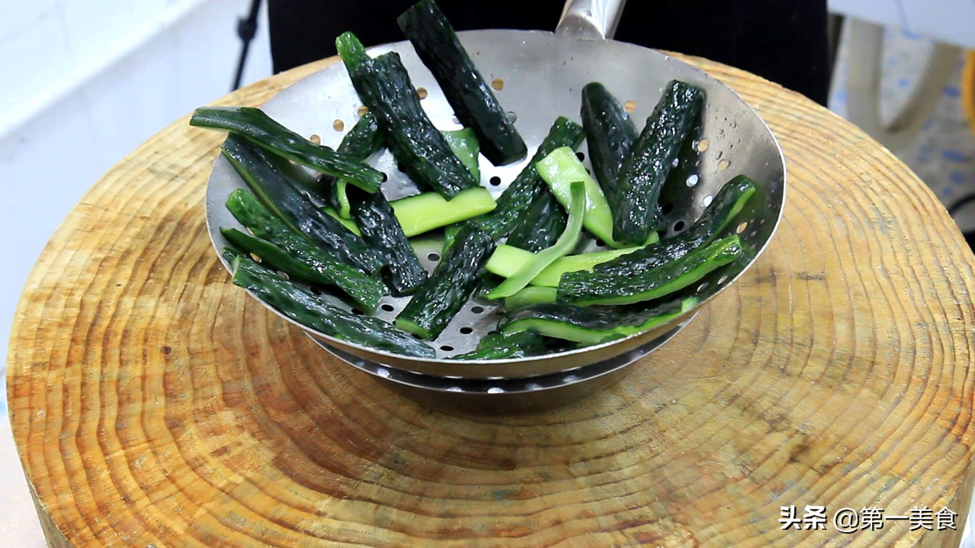 酱黄瓜怎样做不坏不烂口味好?大厨分享腌制窍门,清脆爽口开胃