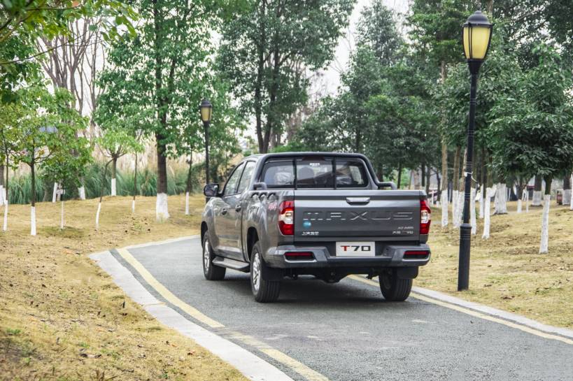 上汽大通t70四驱越野测试,试驾上汽大通g50舒适性