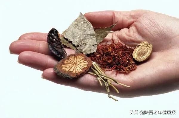 「冬病夏治」皮肤科“三伏贴”给您面子