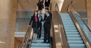 《都挺好》里，苏明玉示范了女白领到底应该怎么穿！