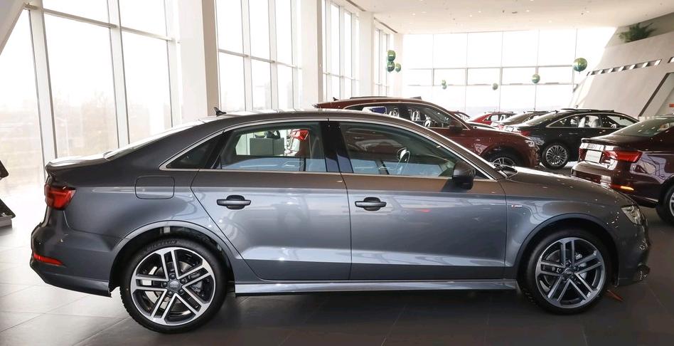 每月1万元适合买奥迪a3吗,每月多少工资能买奥迪a3