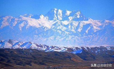 博格达峰为什么是天山主峰,遥望海拔5445米的博格达峰