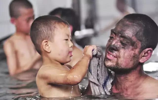 父亲最走心的照片,100张催人泪下的父亲照片