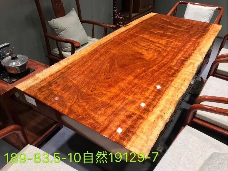 实木大板和红木家具哪个好,金丝楠木大板和巴花大板哪个好