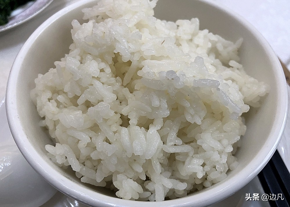 一碗八宝饭推荐,品一桌好饭尝幸福家宴