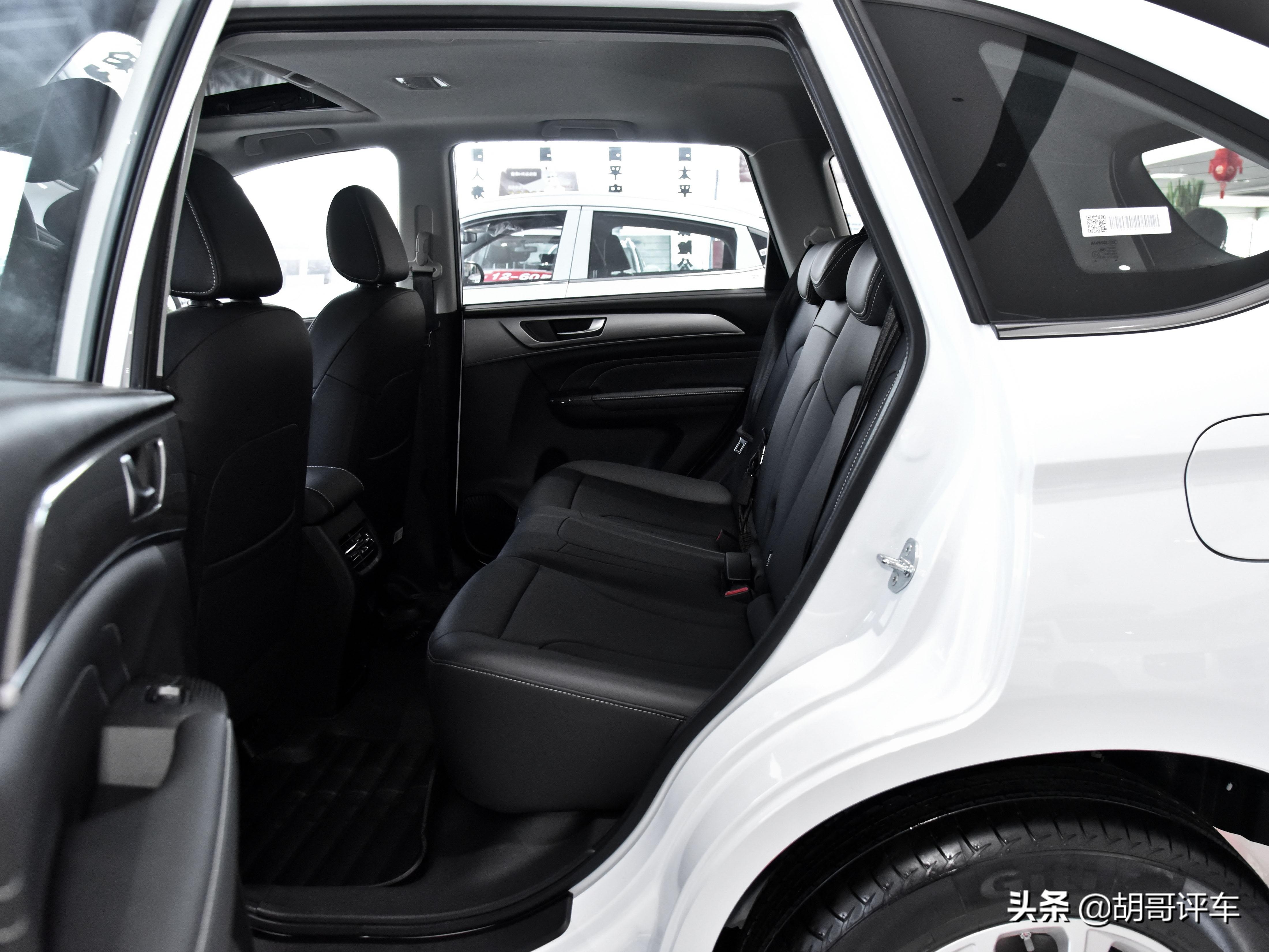 空间内饰不错的车,8万级家用suv还选大品牌哈弗m6