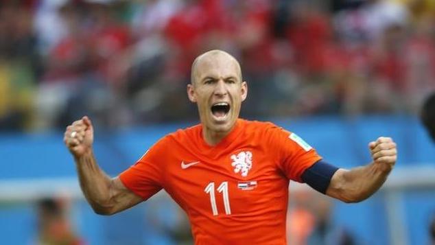 罗本与c罗两翼齐飞,拿球就单打