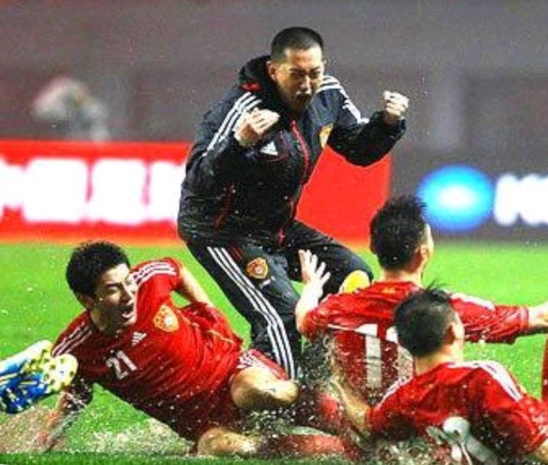 贺龙体育馆中国足球福地,中国男足1-5惨案卡马乔