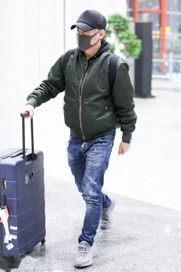 张云龙穿卫衣的照片,张云龙夏季穿搭