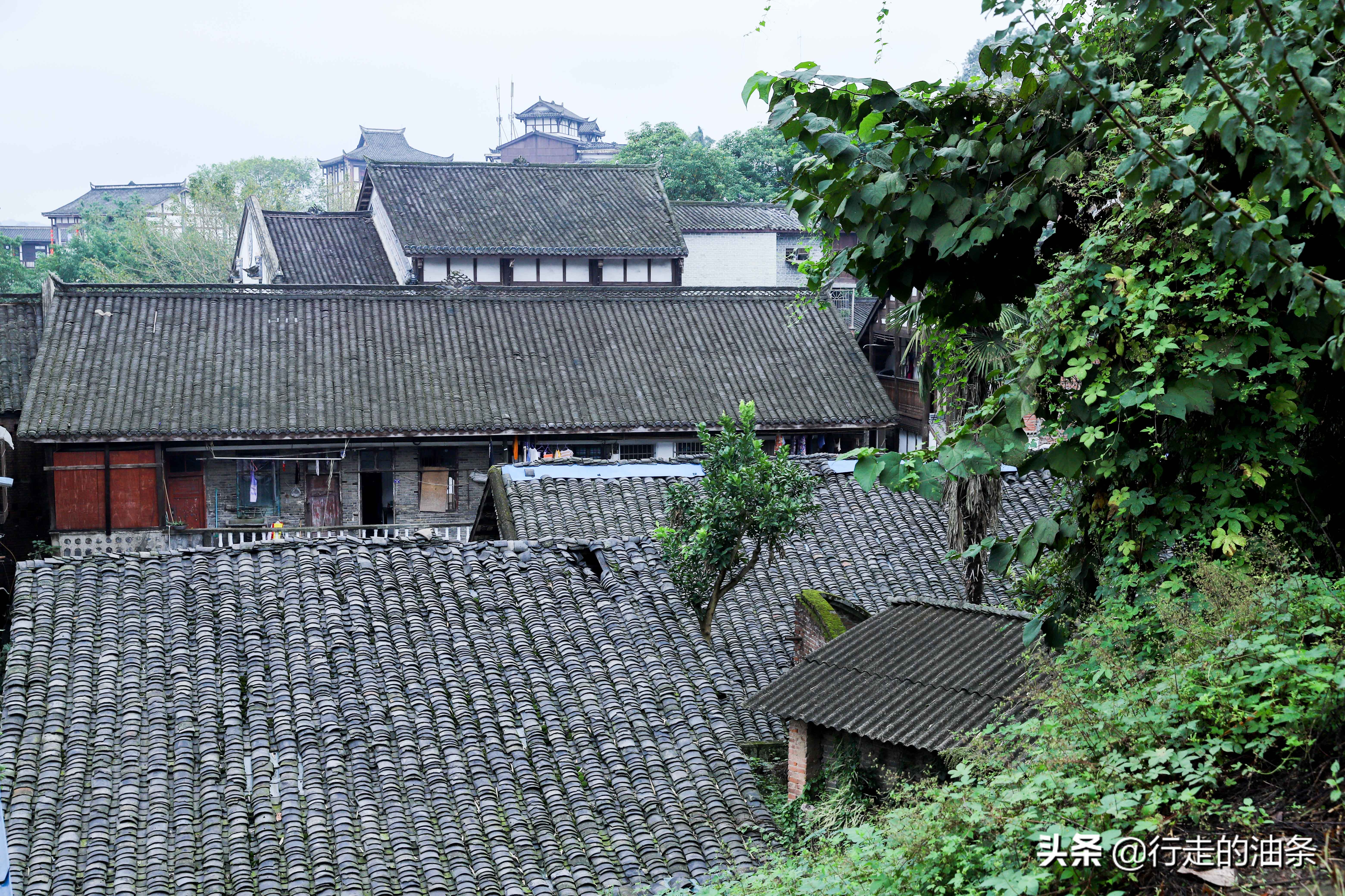 重庆旅游打卡老街磁器口,重庆自驾凤凰古城游记