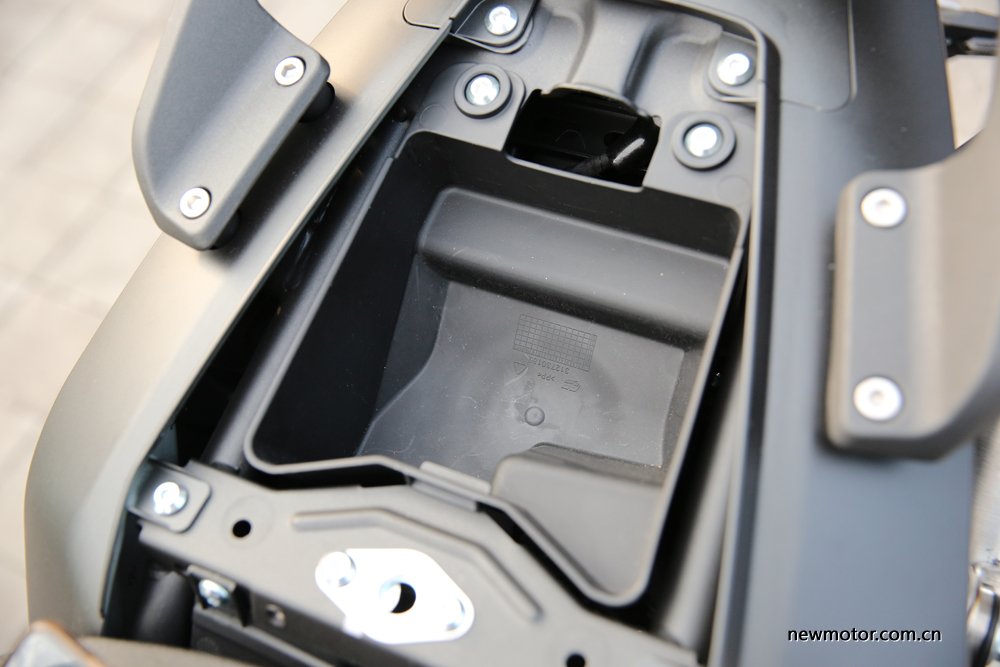 隆鑫无极650大单缸,无极650ds高速公路测评