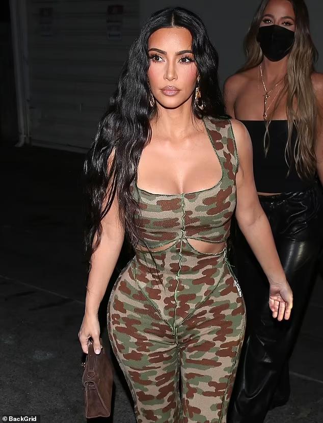 卡戴珊被打赏一百美金,卡戴珊被员工爆料