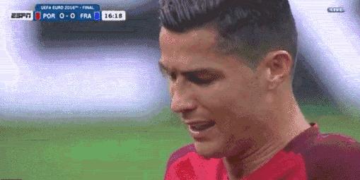 c罗进点球本泽马情不自禁庆祝,c罗进点球