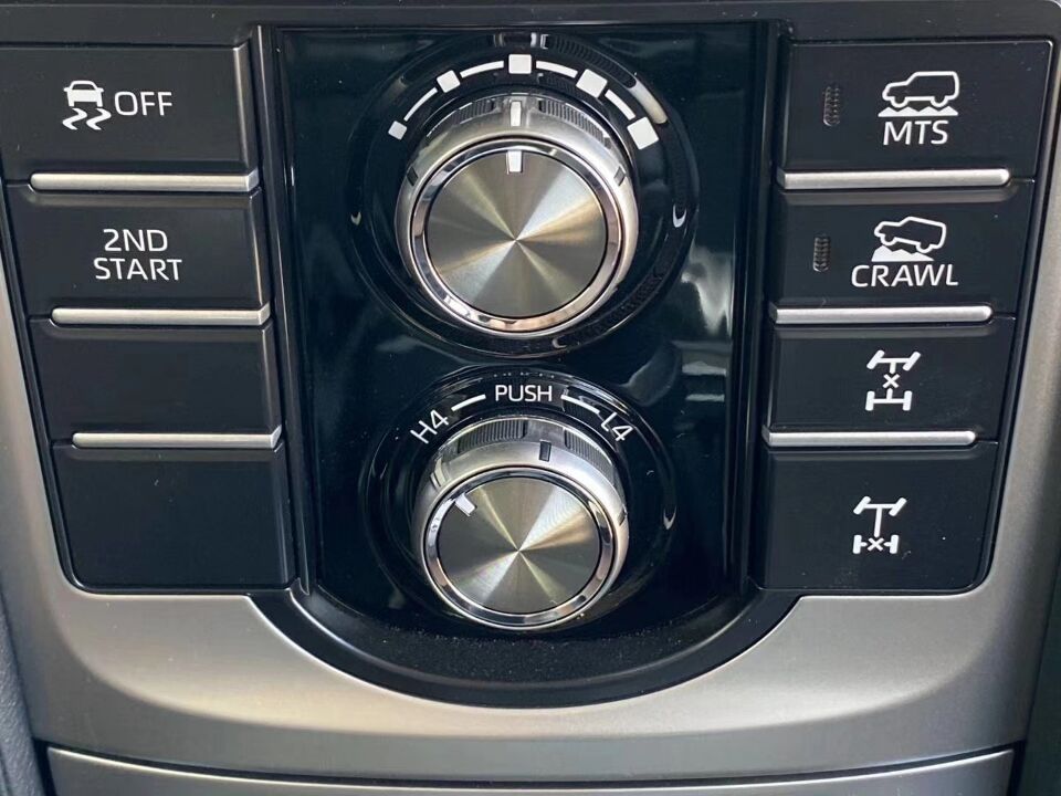 全新丰田普拉多正式发布几款配置,丰田普拉多2.4t何时上市