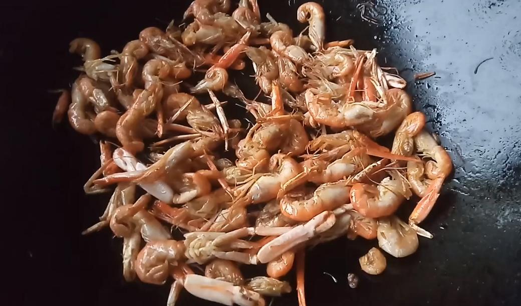 徐州好吃的辣子鸡和韭菜炒河虾,美食家常菜韭菜炒河虾太好吃了