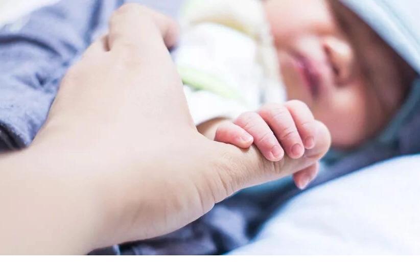 新生儿腹泻乳糖不耐受怎么回事,宝宝一直乳糖不耐受腹泻