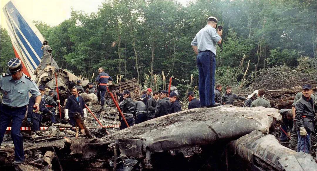 从下面如何区分737和a320,飞机机型a320介绍