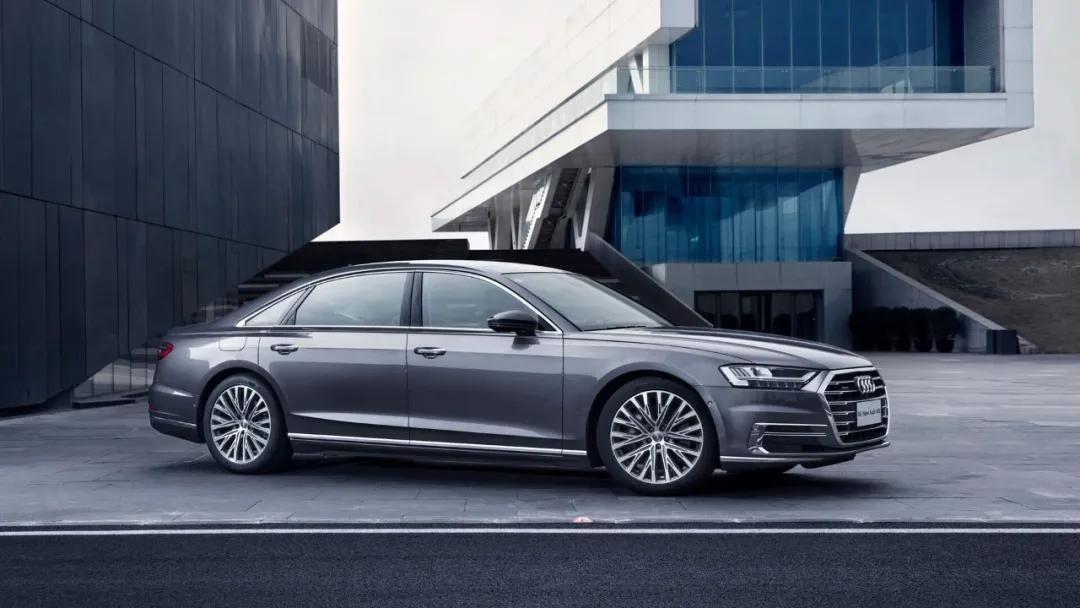 豪华科技与大气实拍新款奥迪a8l,奥迪a8l运动型有什么黑科技