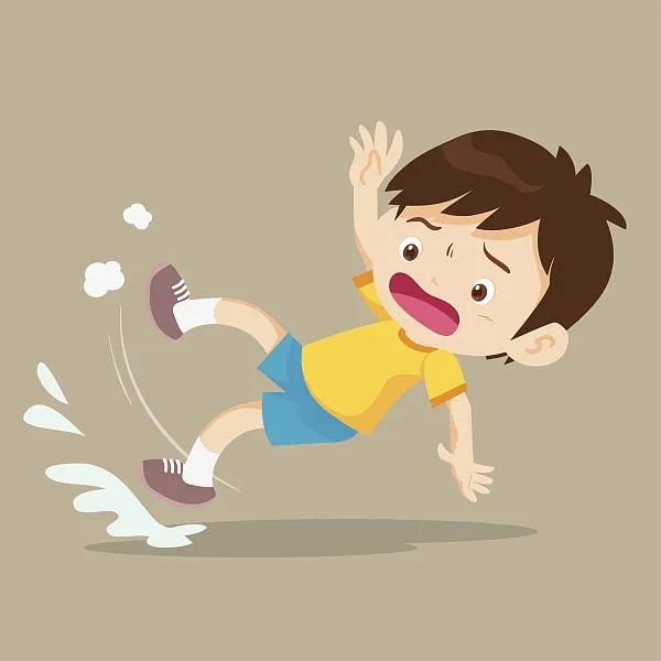 “小神兽”不消停，在家磕了碰了烫伤了去不去医院？这些误区要注意！