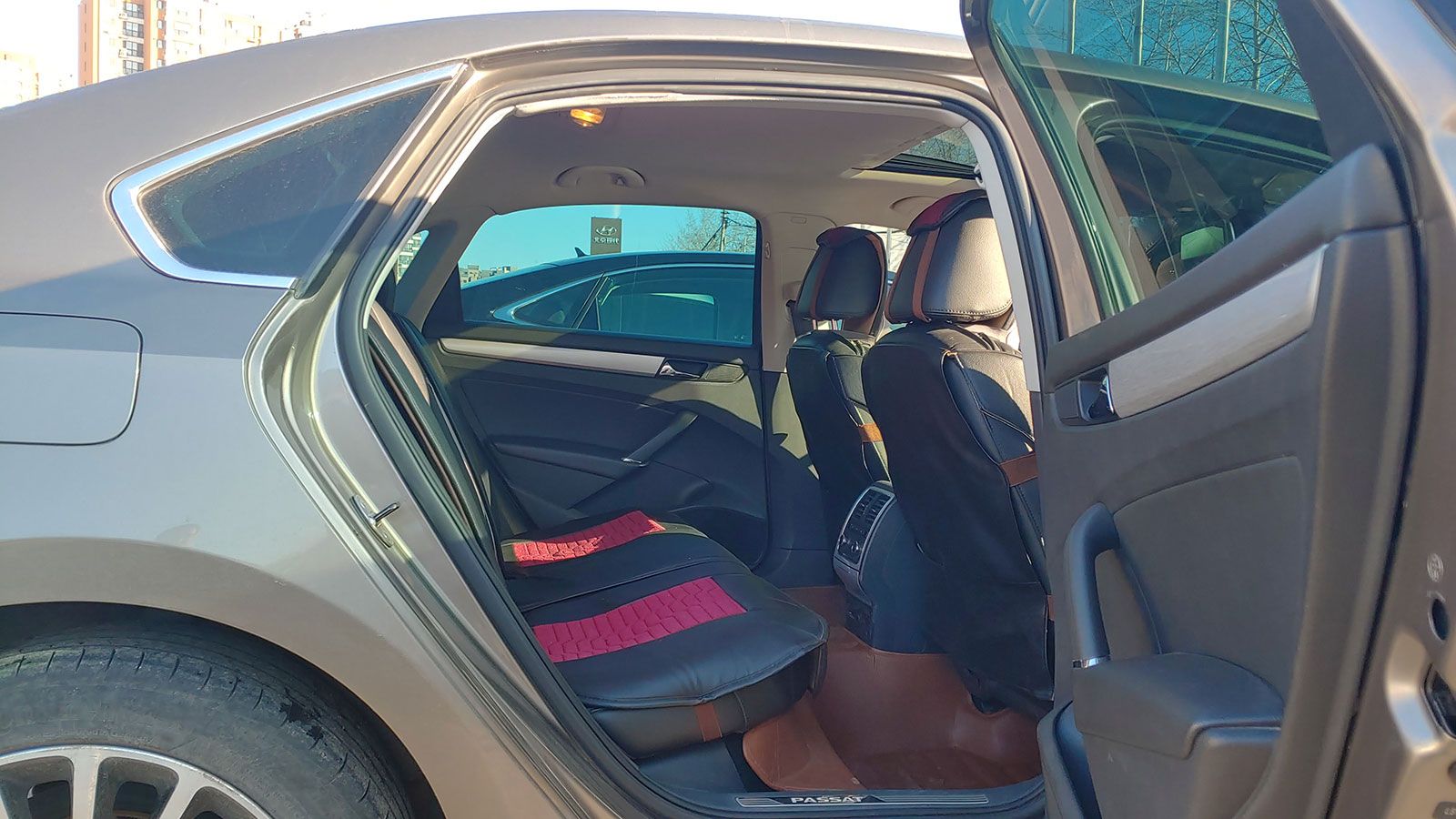 大半喷涂5年半价这辆*萨特帕**御尊版1.8T性价比不错