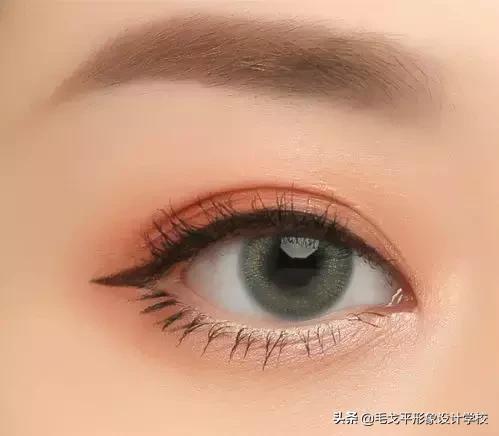 如何放大双眼眼妆效果,可以放大双眼十倍的眼妆