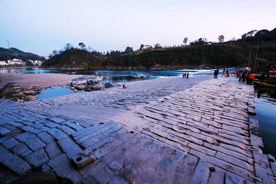 文房四宝产地歙县～盆景徽剧之乡～高山土楼梯田