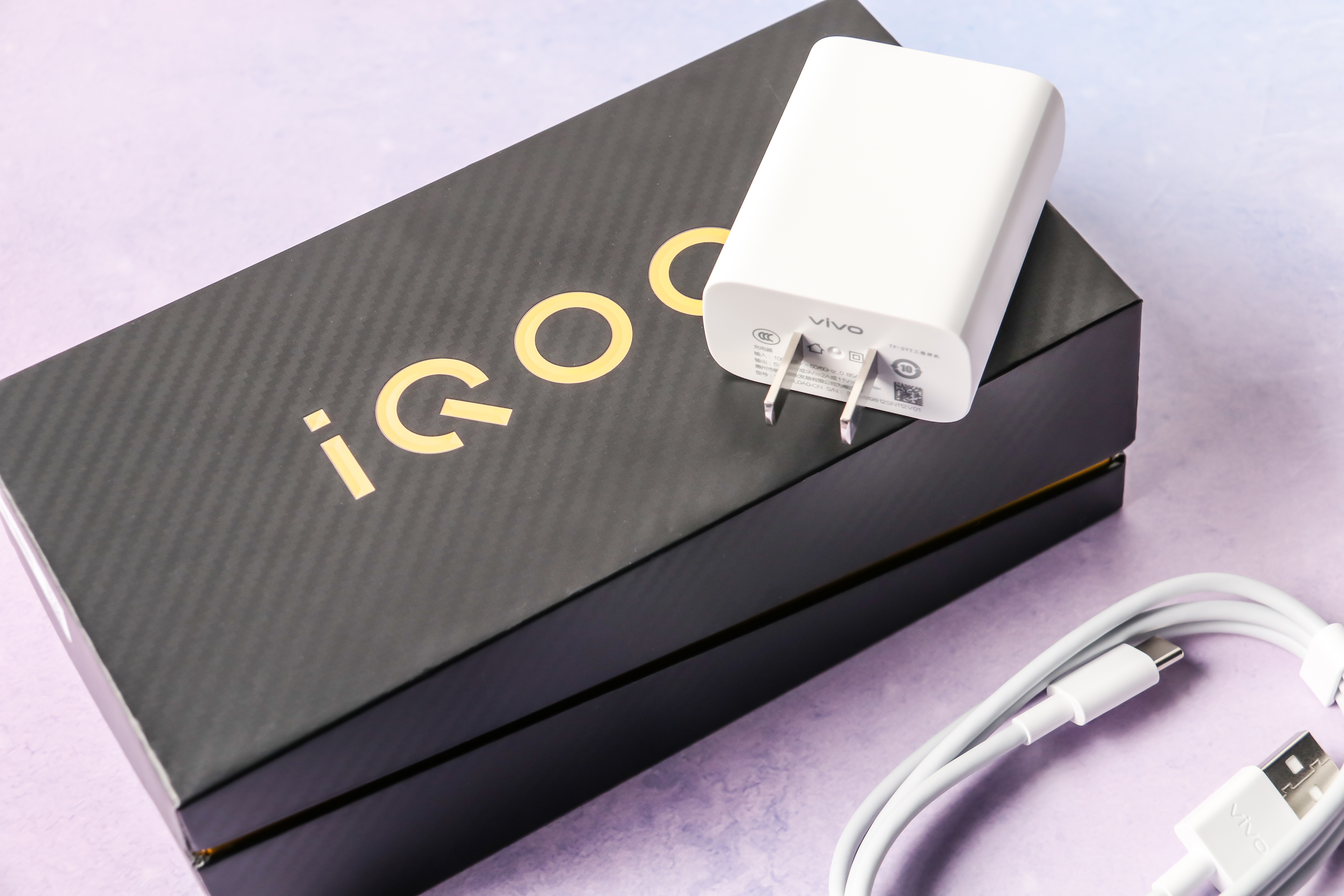 iqooneo5s和iqoo8哪个值得拥有,iqoo2000左右的手机