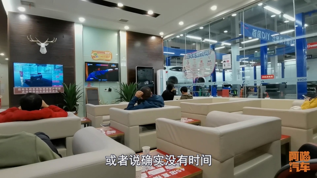 换机油到底要不要看着,换机油正确操作