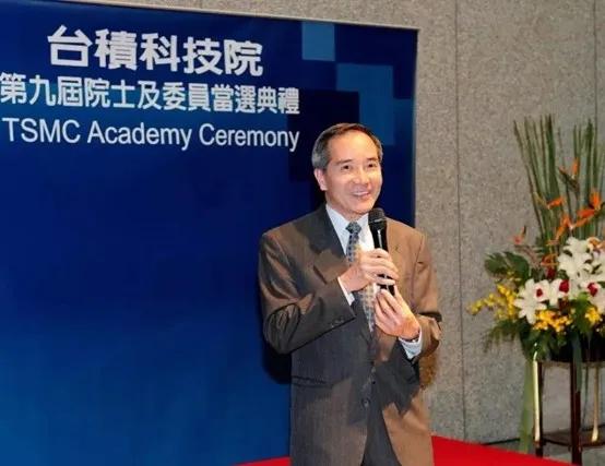 光刻机荷兰asml多少钱,荷兰asml光刻机为什么厉害