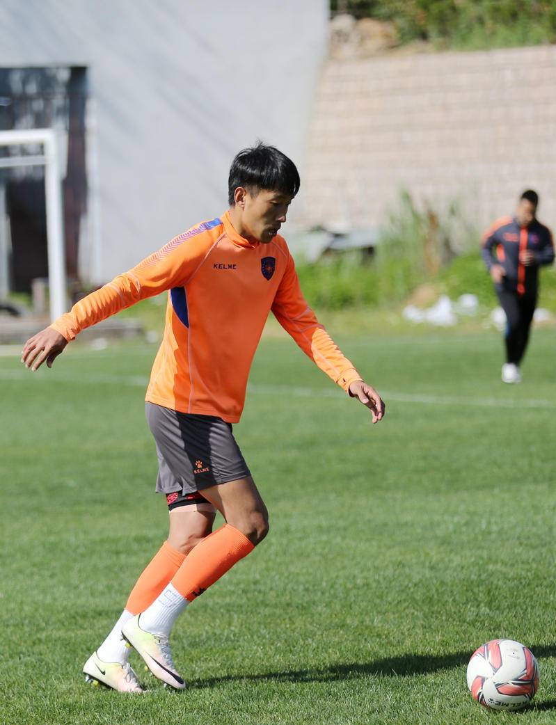 “带刀侍卫”沙一博,誓为青岛足球而战