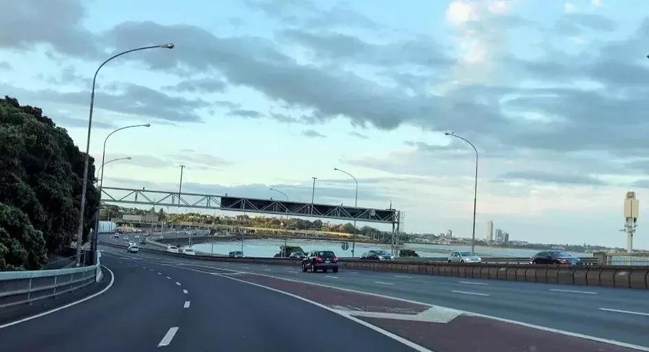 比国内油价还高三四块！这地方奔驰不如日系车受欢迎！