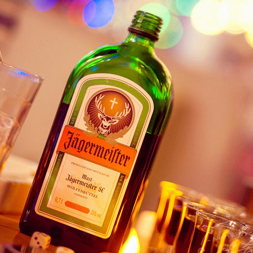 抖音近3亿*放播**量，这种叫野格的酒精饮料在小店火了