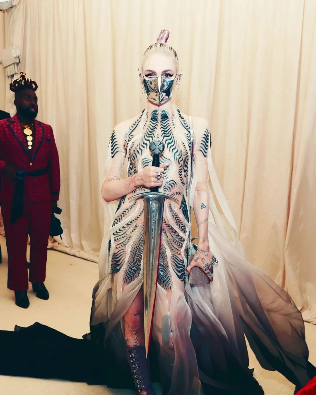 谷爱凌metgala红毯2021,红毯经典造型metgala