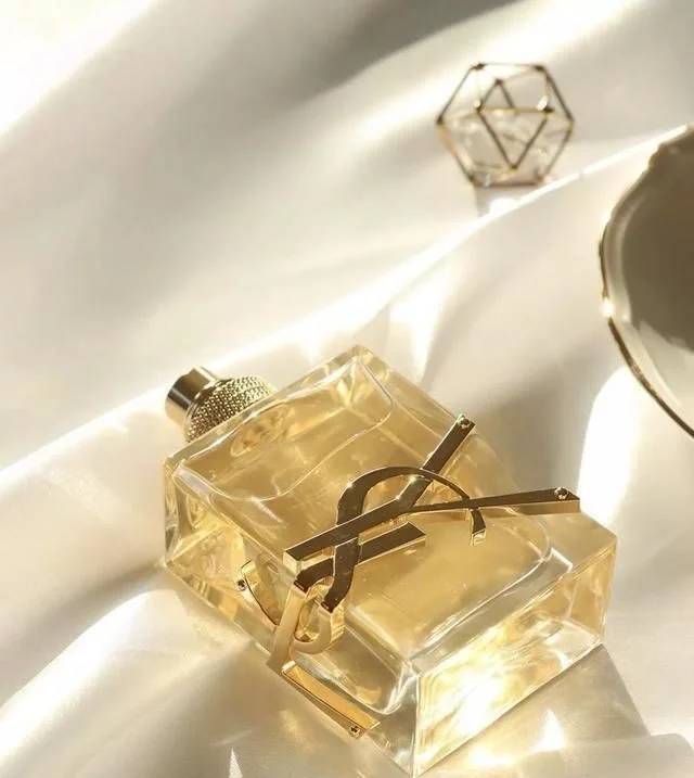 ysl超模粉底液b20和br20的对比,ysl超模和阿玛尼蓝标粉底液对比