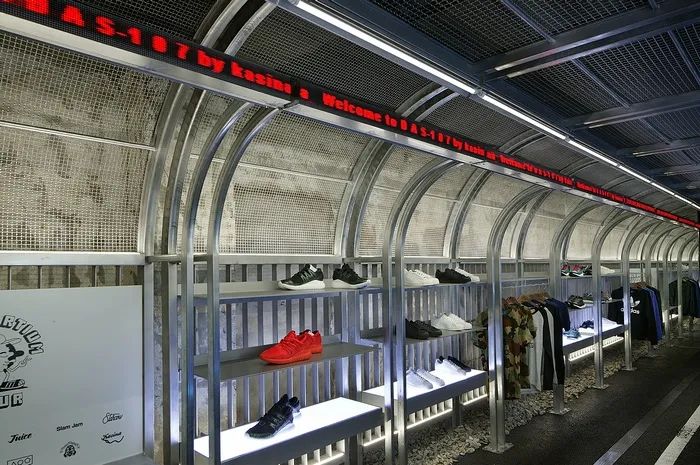 阿迪达斯首尔限定,首尔阿迪达斯店