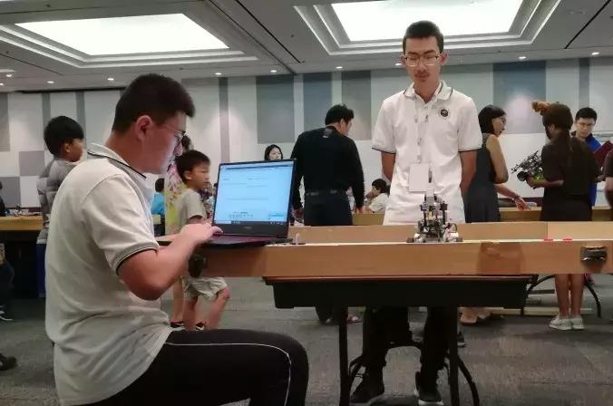 河北科技大学机器人比赛,真棒河北