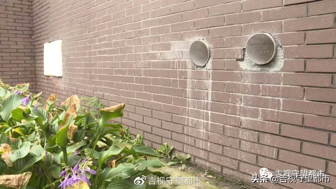 半地下室没有通气窗户怎么办,地下室靠近室外的墙体打洞