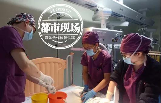 两岁宝宝吃芒果后干呕白沫,孩子吃芒果过敏死亡