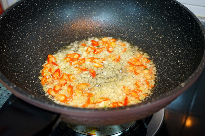 李子柒家月销95万的螺蛳粉，在家就能轻松搞定，好吃到流泪！