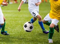 足球为什么是11个人一个队,五人制球员能踢11人足球吗