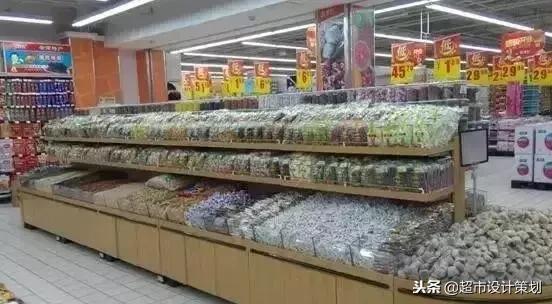 超市食品陈列摆放效果图,超市休闲食品创意陈列图片
