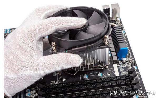 电脑启动报错的解决办法-杭州华力学校